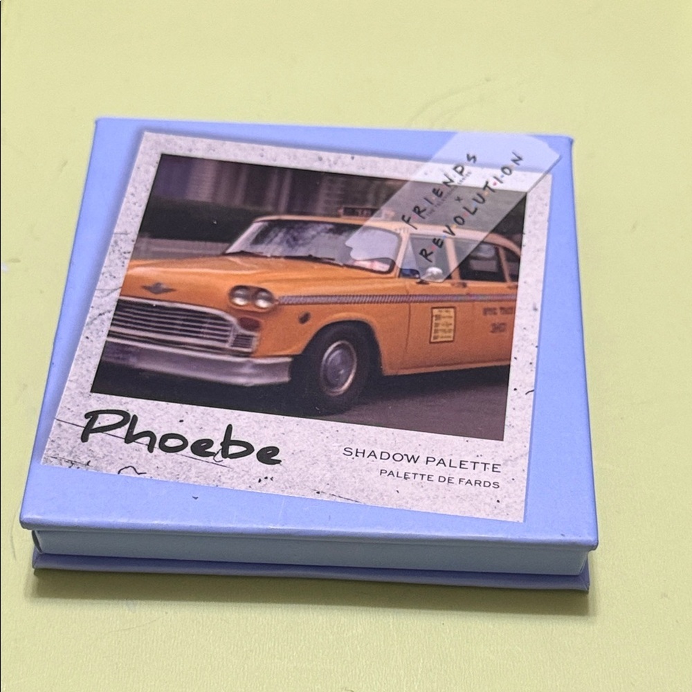 Makeup Revolution F.R.I.E.N.D.S PHOEBE Eye Shadow Palette